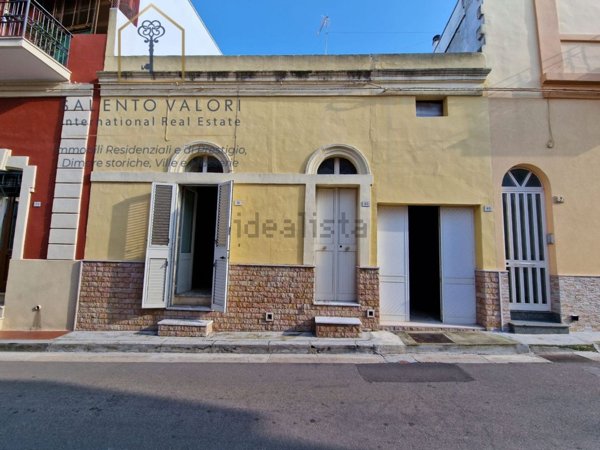 casa indipendente in vendita a Parabita