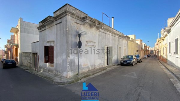 casa indipendente in vendita a Parabita
