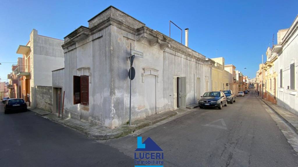 casa indipendente in vendita a Parabita