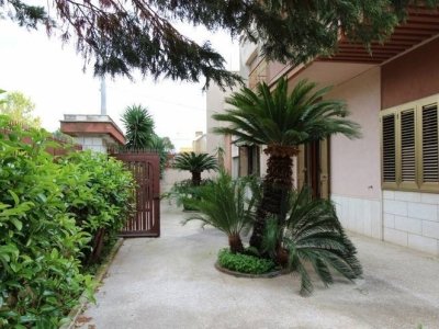 casa indipendente in vendita a Parabita