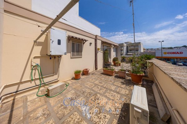 casa indipendente in vendita a Parabita