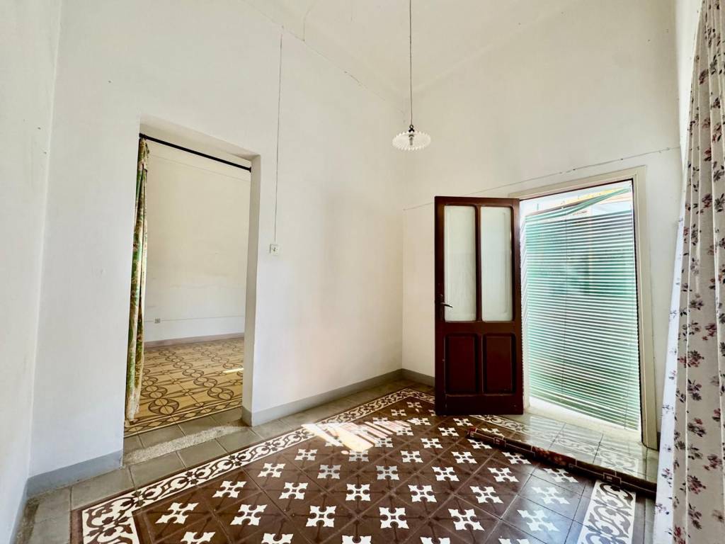 casa indipendente in vendita a Parabita