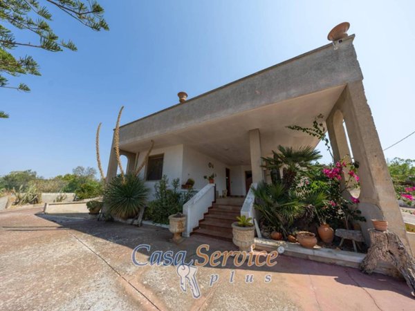 casa indipendente in vendita a Parabita
