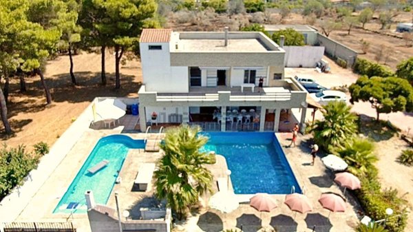 casa indipendente in vendita a Parabita