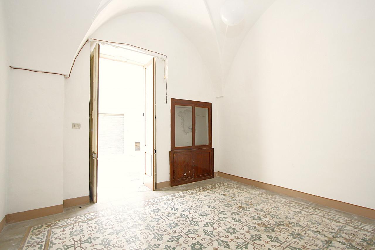casa indipendente in vendita a Parabita