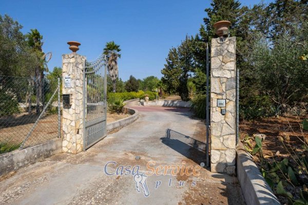 casa indipendente in vendita a Parabita