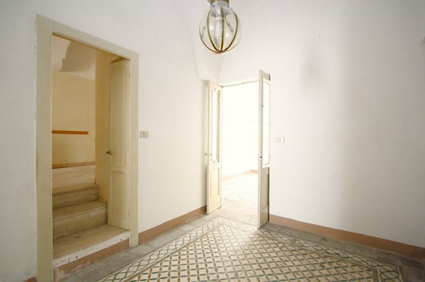 casa indipendente in vendita a Parabita