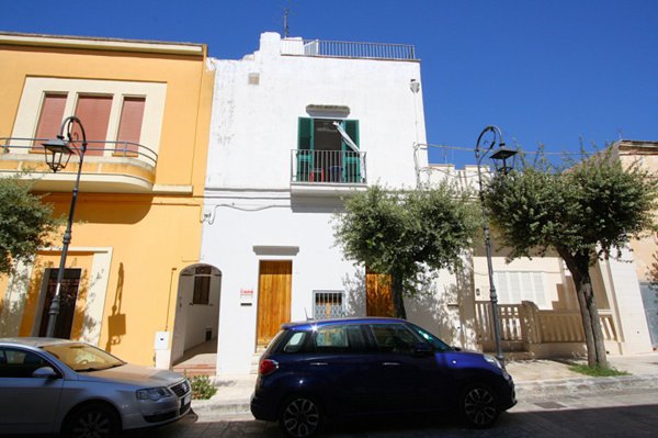 casa indipendente in vendita a Parabita