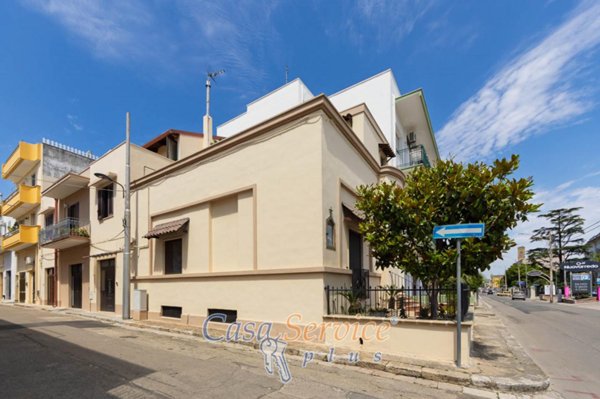 casa indipendente in vendita a Parabita