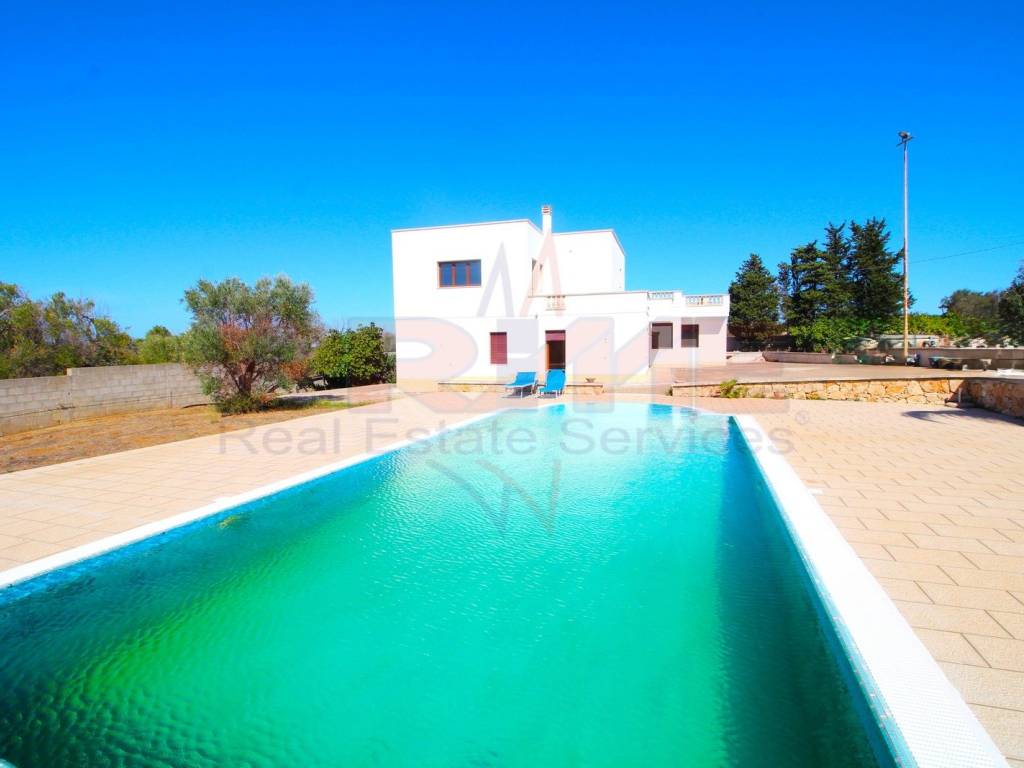 casa indipendente in vendita a Parabita