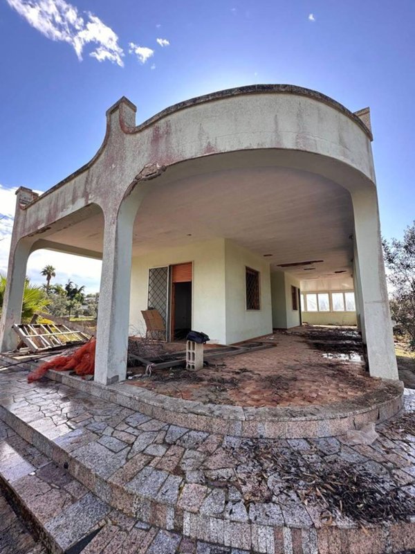 casa indipendente in vendita a Parabita
