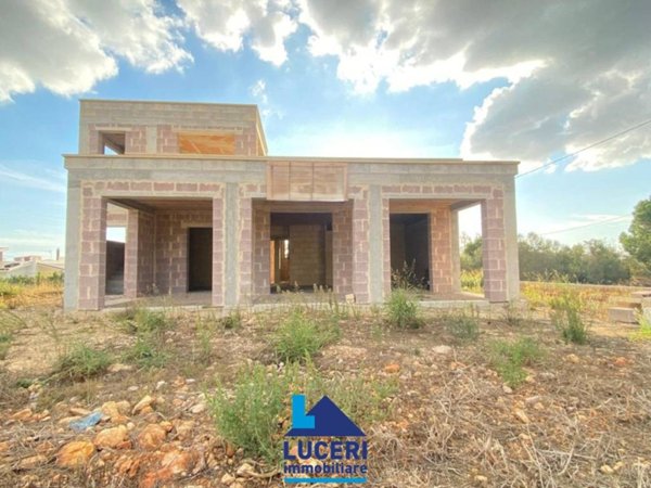 casa indipendente in vendita a Parabita