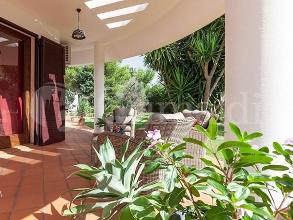 casa indipendente in vendita a Parabita