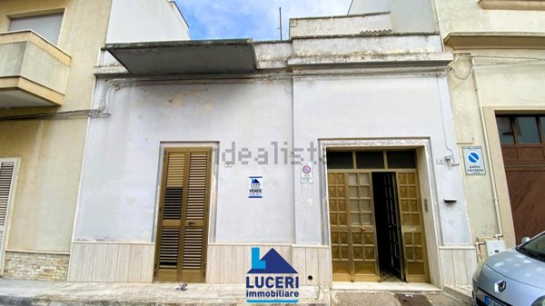 casa indipendente in vendita a Parabita