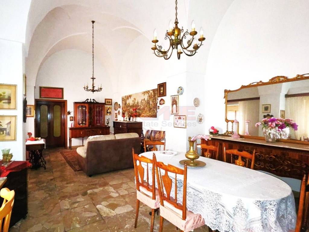 casa indipendente in vendita a Parabita