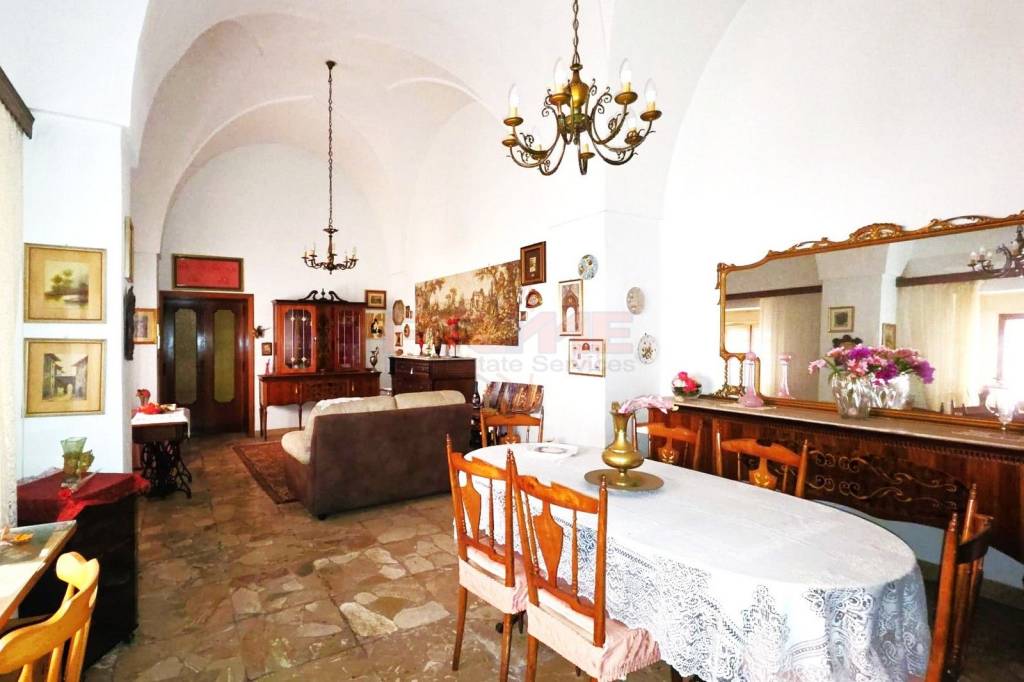 casa indipendente in vendita a Parabita