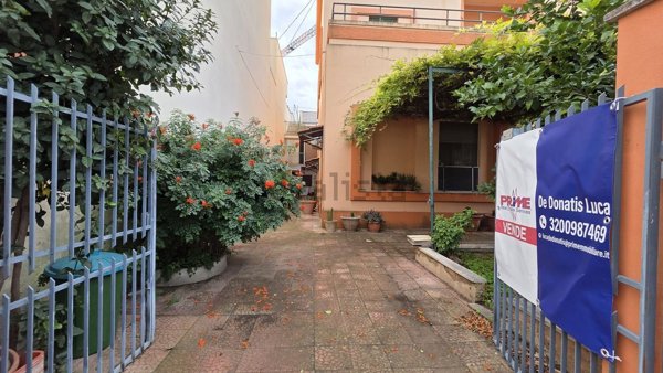 casa indipendente in vendita a Parabita