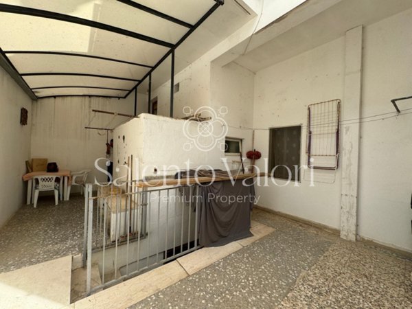 casa indipendente in vendita a Parabita