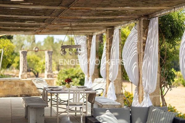 casa indipendente in vendita a Parabita