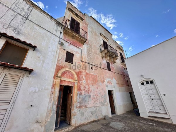 pentavano in vendita a Parabita