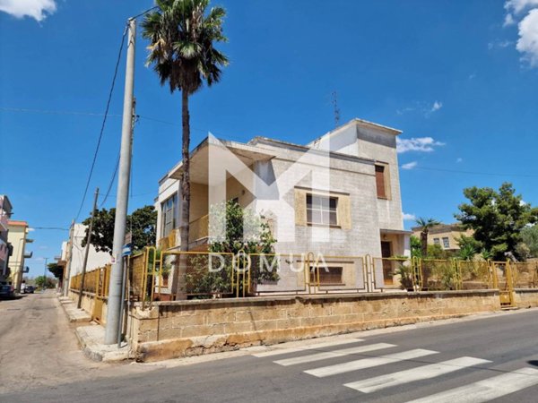 casa indipendente in vendita a Parabita