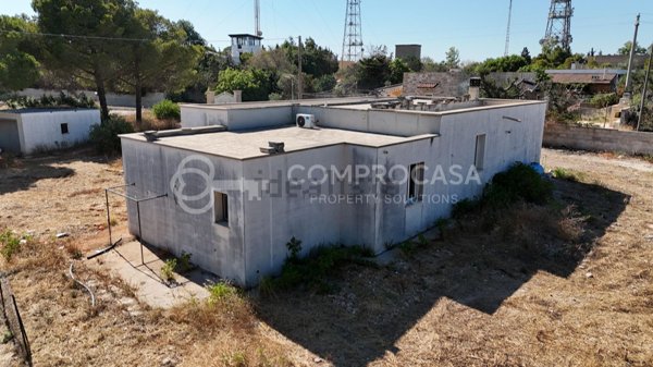 casa indipendente in vendita a Parabita