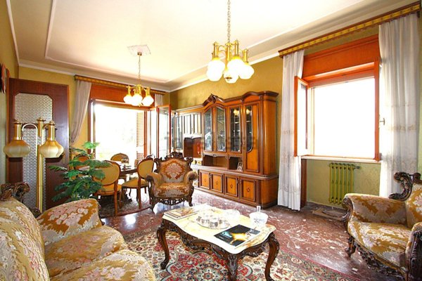 casa indipendente in vendita a Parabita