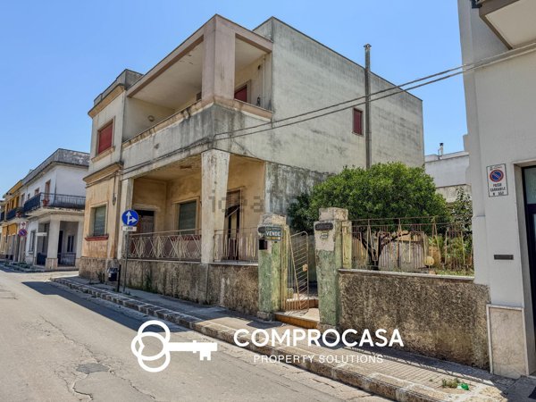 casa indipendente in vendita a Parabita