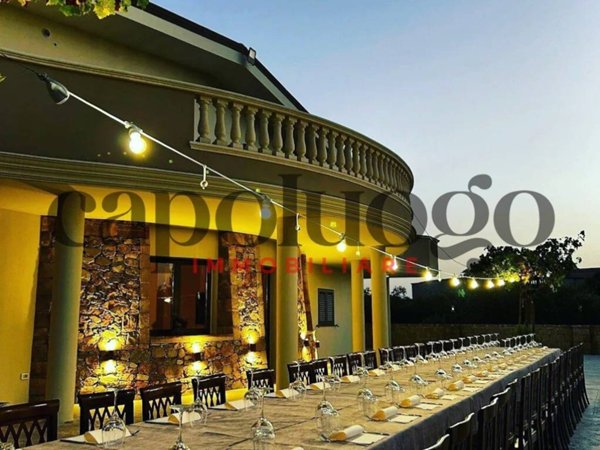 intera palazzina in vendita a Parabita