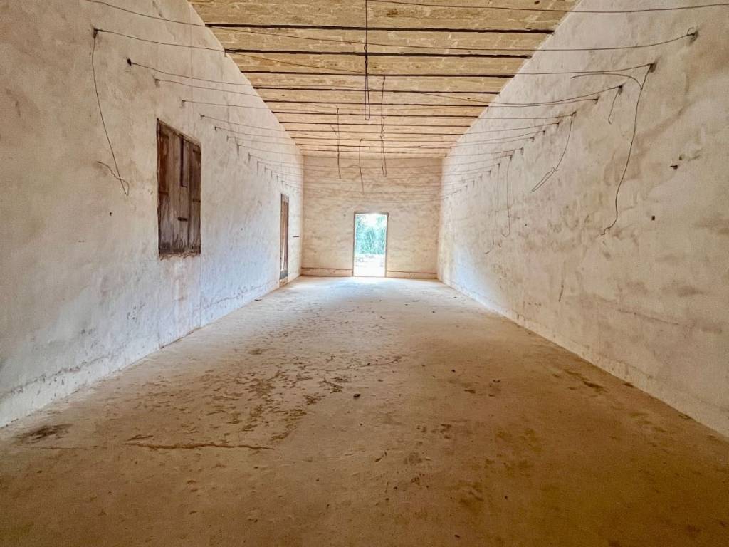 intera palazzina in vendita a Parabita