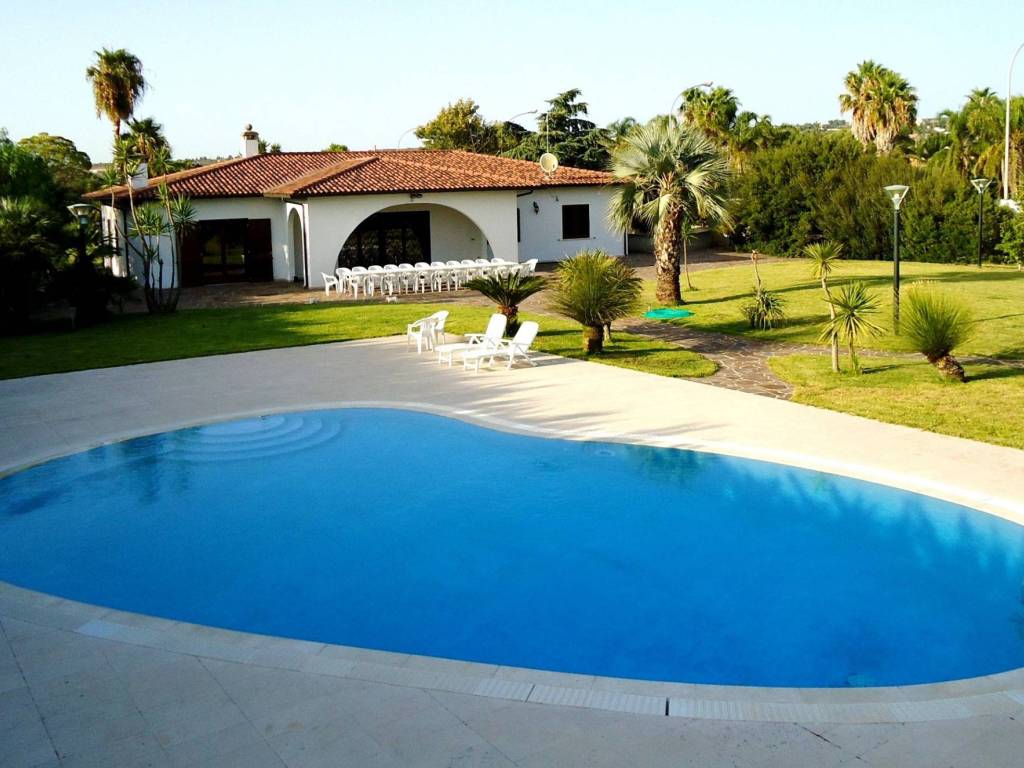 casa indipendente in vendita a Parabita