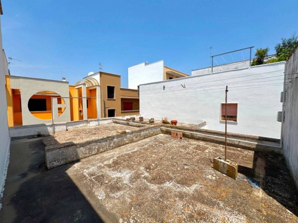 appartamento in vendita a Parabita