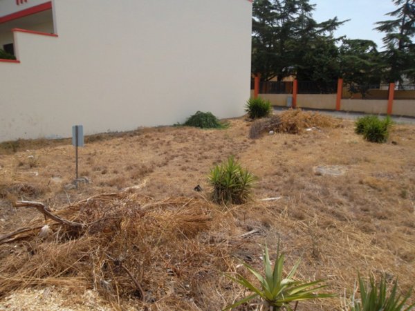 terreno edificabile in vendita a Parabita