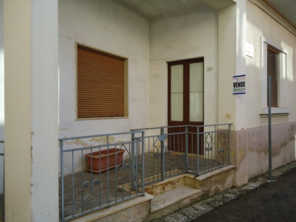 casa indipendente in vendita a Parabita