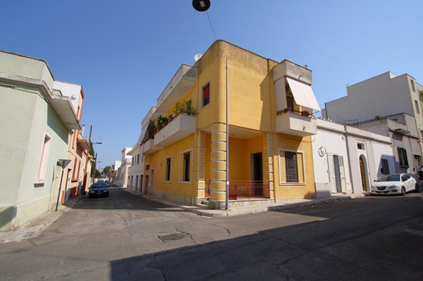 casa semindipendente in vendita a Parabita