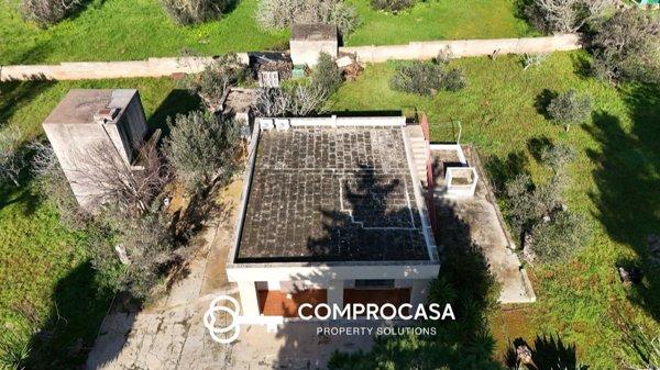 casa indipendente in vendita a Parabita