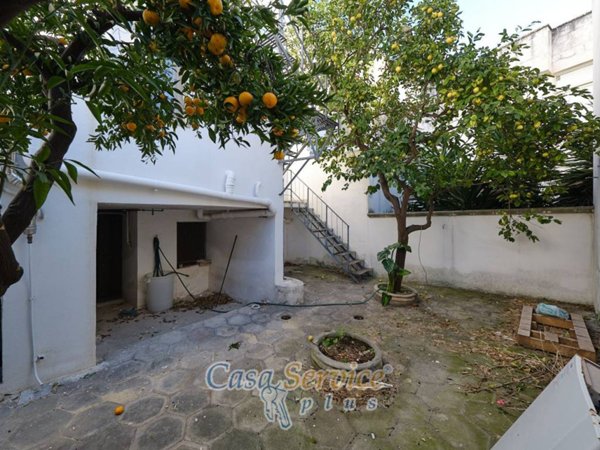 casa indipendente in vendita a Parabita