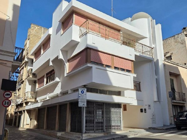 negozio in vendita a Parabita