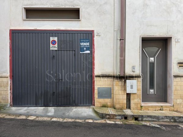 casa indipendente in vendita a Parabita