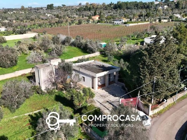 casa indipendente in vendita a Parabita