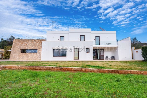 casa indipendente in vendita a Parabita