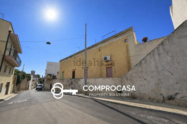 casa indipendente in vendita a Parabita