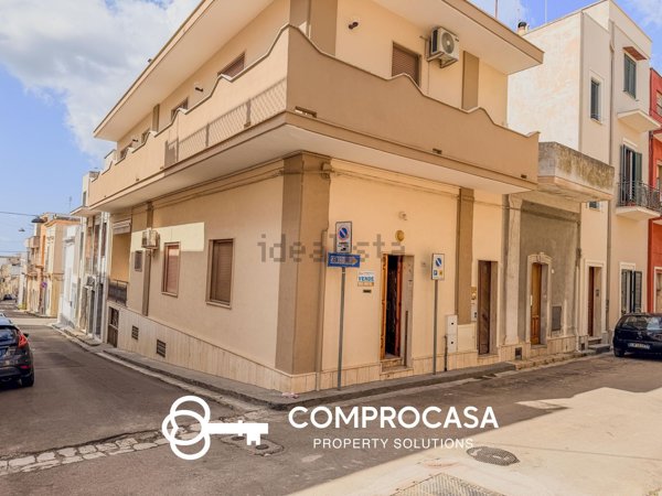 casa indipendente in vendita a Parabita