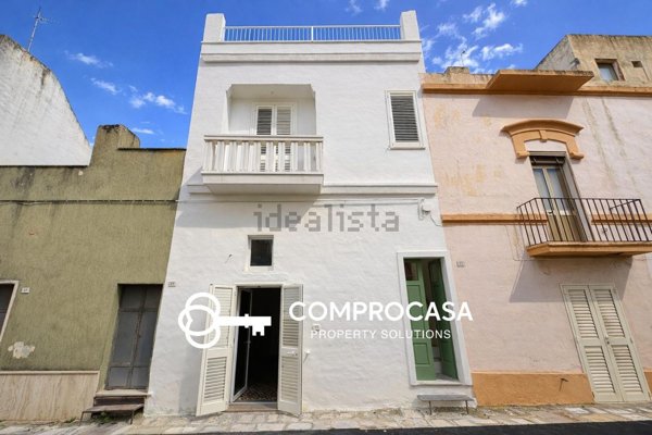 casa indipendente in vendita a Parabita