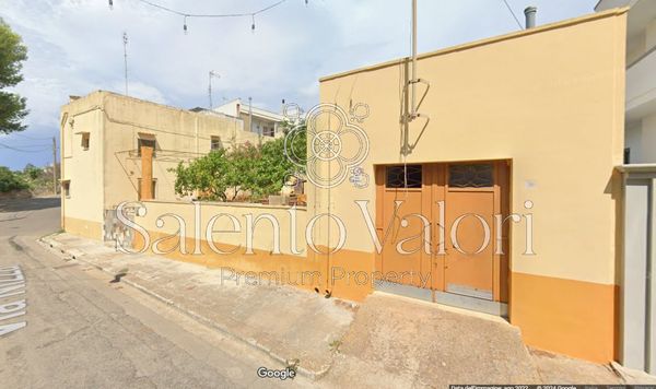 casa indipendente in vendita a Parabita