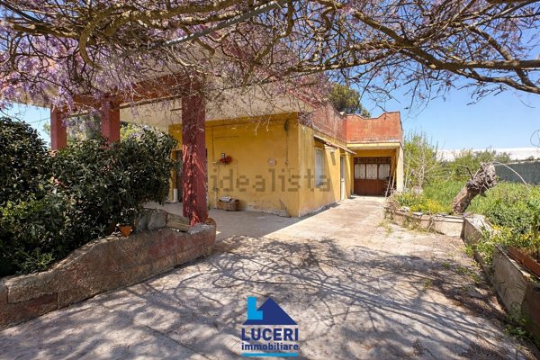 casa indipendente in vendita a Parabita