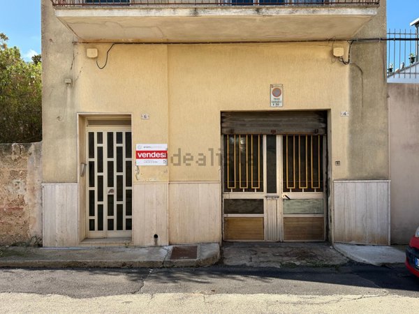 casa indipendente in vendita a Parabita