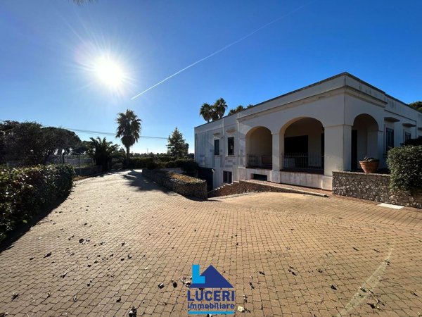 casa indipendente in vendita a Parabita