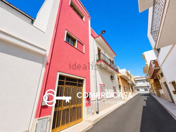 casa indipendente in vendita a Parabita