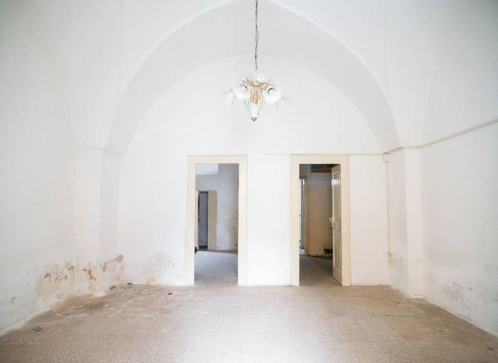 casa indipendente in vendita a Parabita